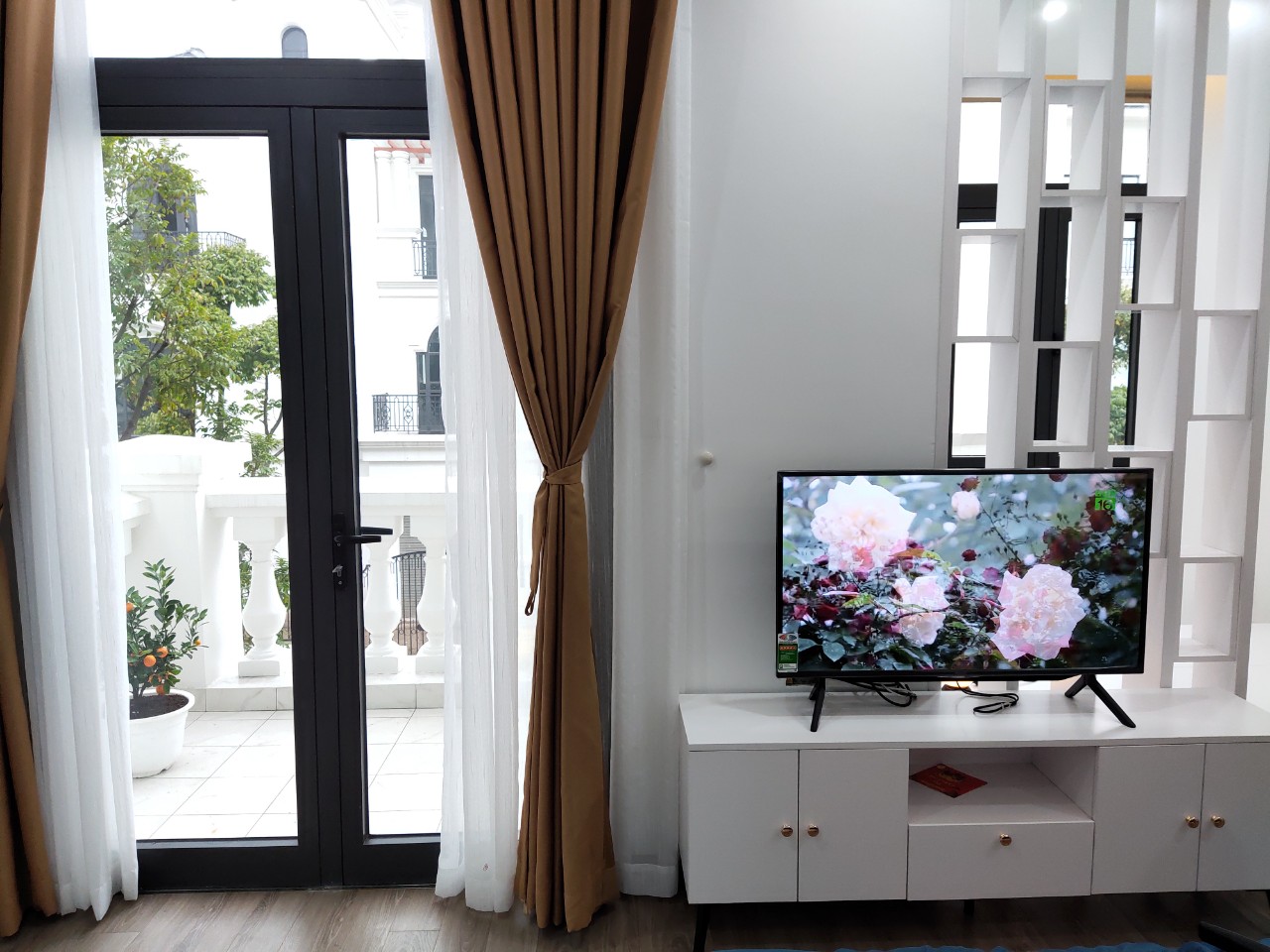 Cần cho thuê căn nhà Liền kề, 5 phòng ngủ,5wc, đầy đủ đồ bên phân khu Ngọc Trai Vinhome Ocean park1, gia lâm 5