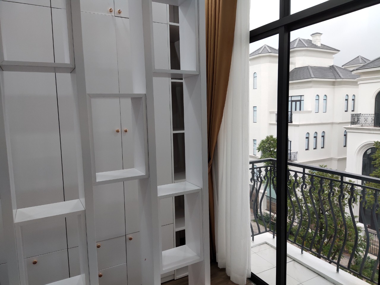 Cần cho thuê căn nhà Liền kề, 5 phòng ngủ,5wc, đầy đủ đồ bên phân khu Ngọc Trai Vinhome Ocean park1, gia lâm 9
