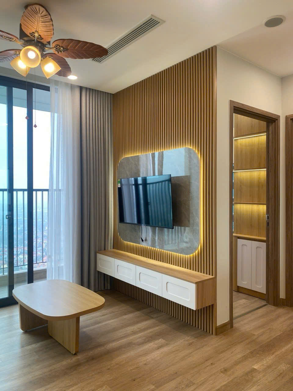 Căn hô 2 phòng ngủ,đủ đồ 58m2 bên tòa R3 Onsen Ecopark cần cho thuê 1