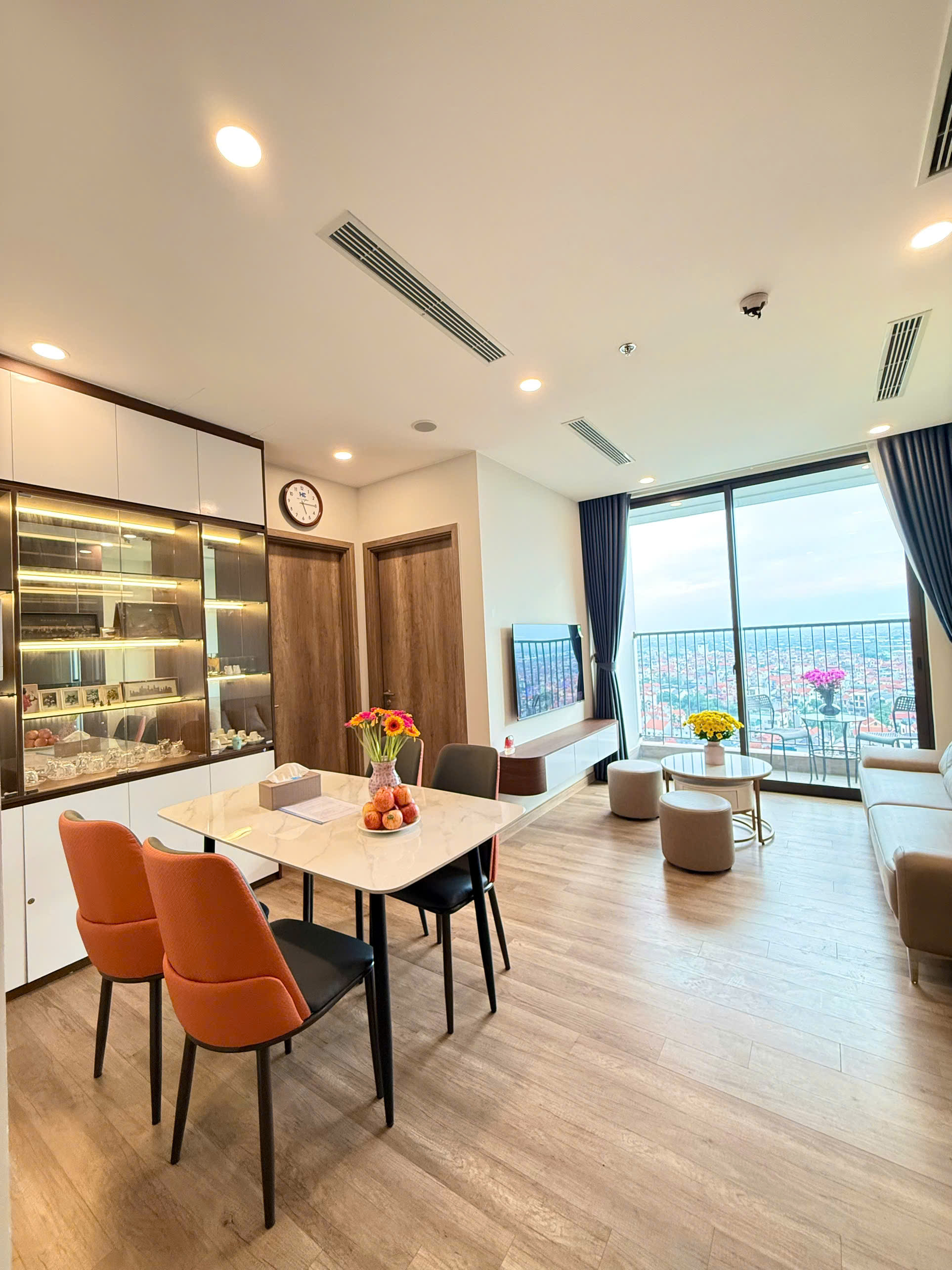 Căn hộ 2 phòng ngủ,đủ đồ đẹp bên tòa R2 Onsen Ecopark cần cho thuê 1