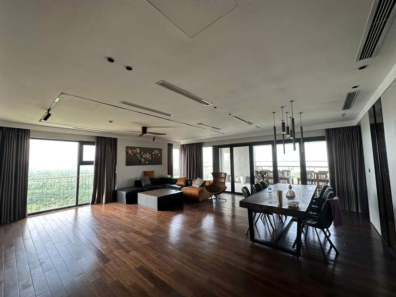 Căn hộ 220m2,3 phòng ngủ, full nội thất cao cấp bên tòa Park 2 Ecopark cho thuê 1