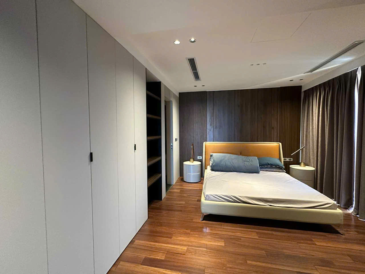 Căn hộ 220m2,3 phòng ngủ, full nội thất cao cấp bên tòa Park 2 Ecopark cho thuê 5