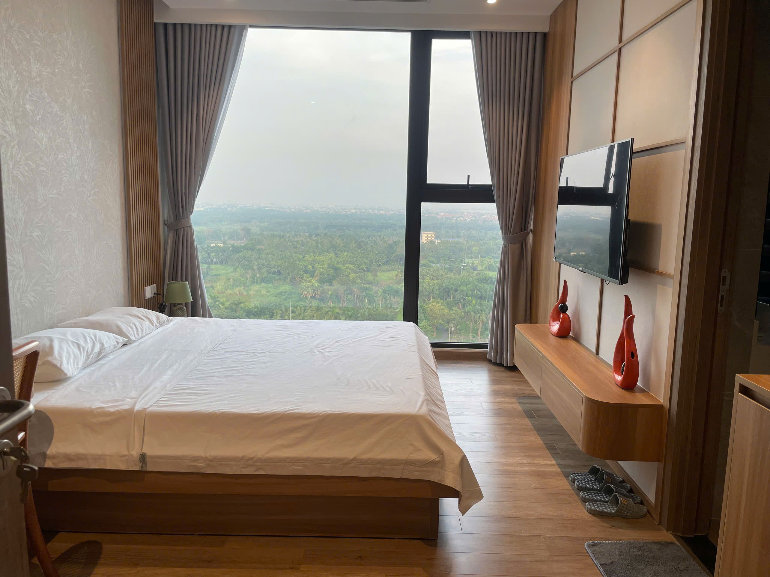 Căn hộ 3 phòng ngủ, đủ đồ view hồ thiên nga bên tòa The landmark Ecopark cho thuê 8