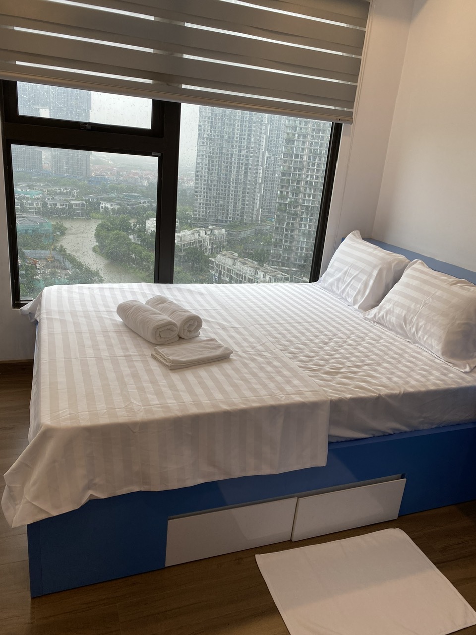 Căn hộ 3 phòng ngủ, view đảo ,đầy đủ đồ bên tòa S2 Sky Oasis Ecopark cần cho thuê 4