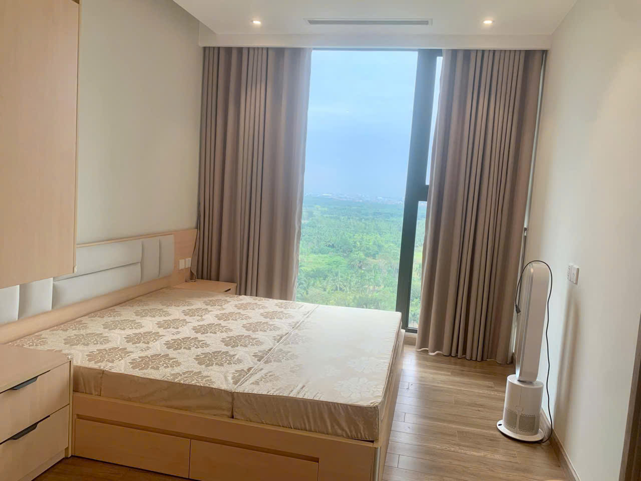 căn hộ 3 phòng ngủ,đủ đồ đẹp bên tòa The landmark Ecopark cần cho thuê 4
