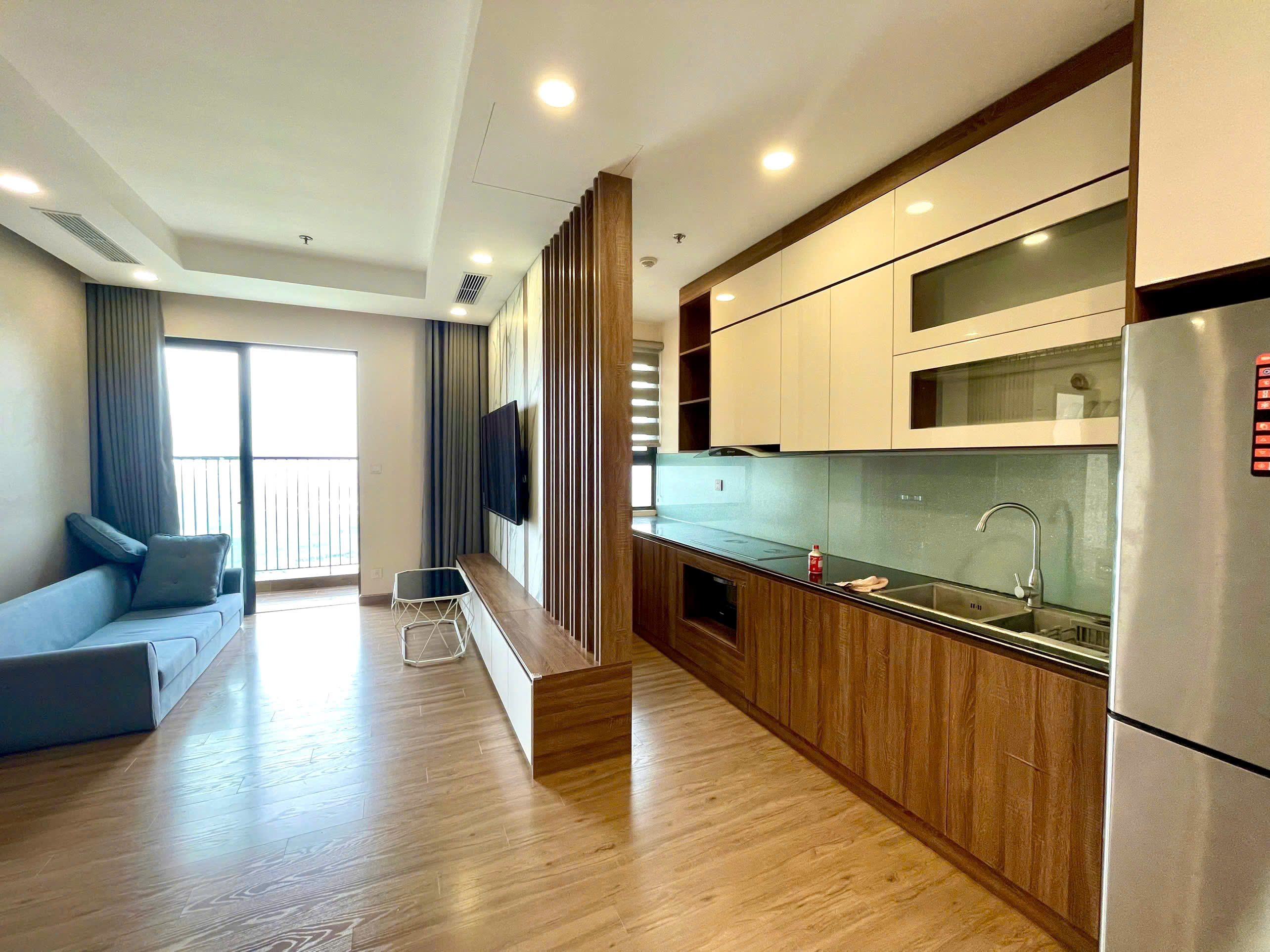 Căn hộ 3 phòng ngủ,đủ đồ giá tốt bên tòa SP Sky Oasis Ecopark cho thuê 2