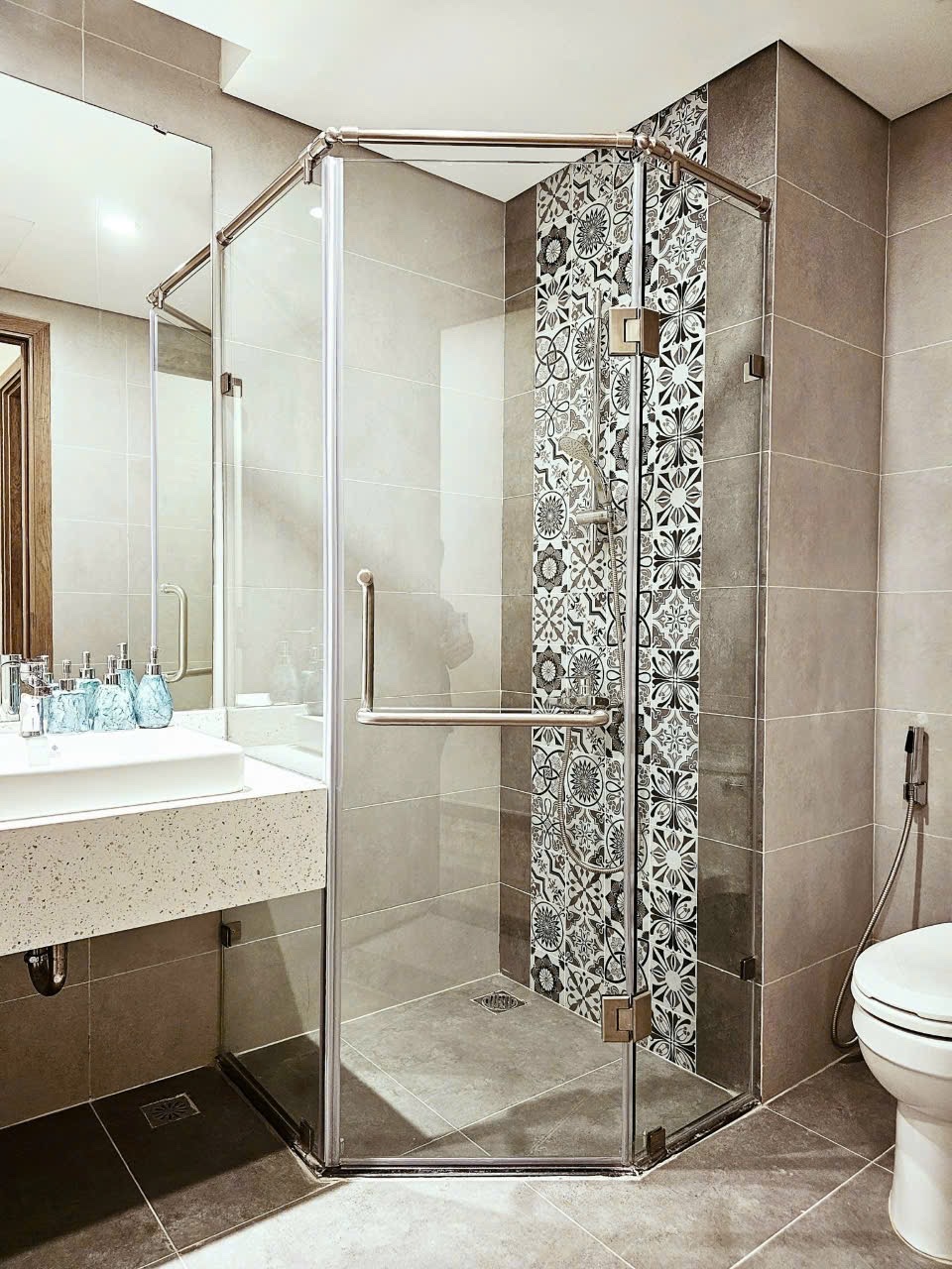 Căn hộ 60m2 +40m2 sân vườn,2 phòng ngủ,đủ đồ bên tòa Solforest Ecopark cho thuê 9
