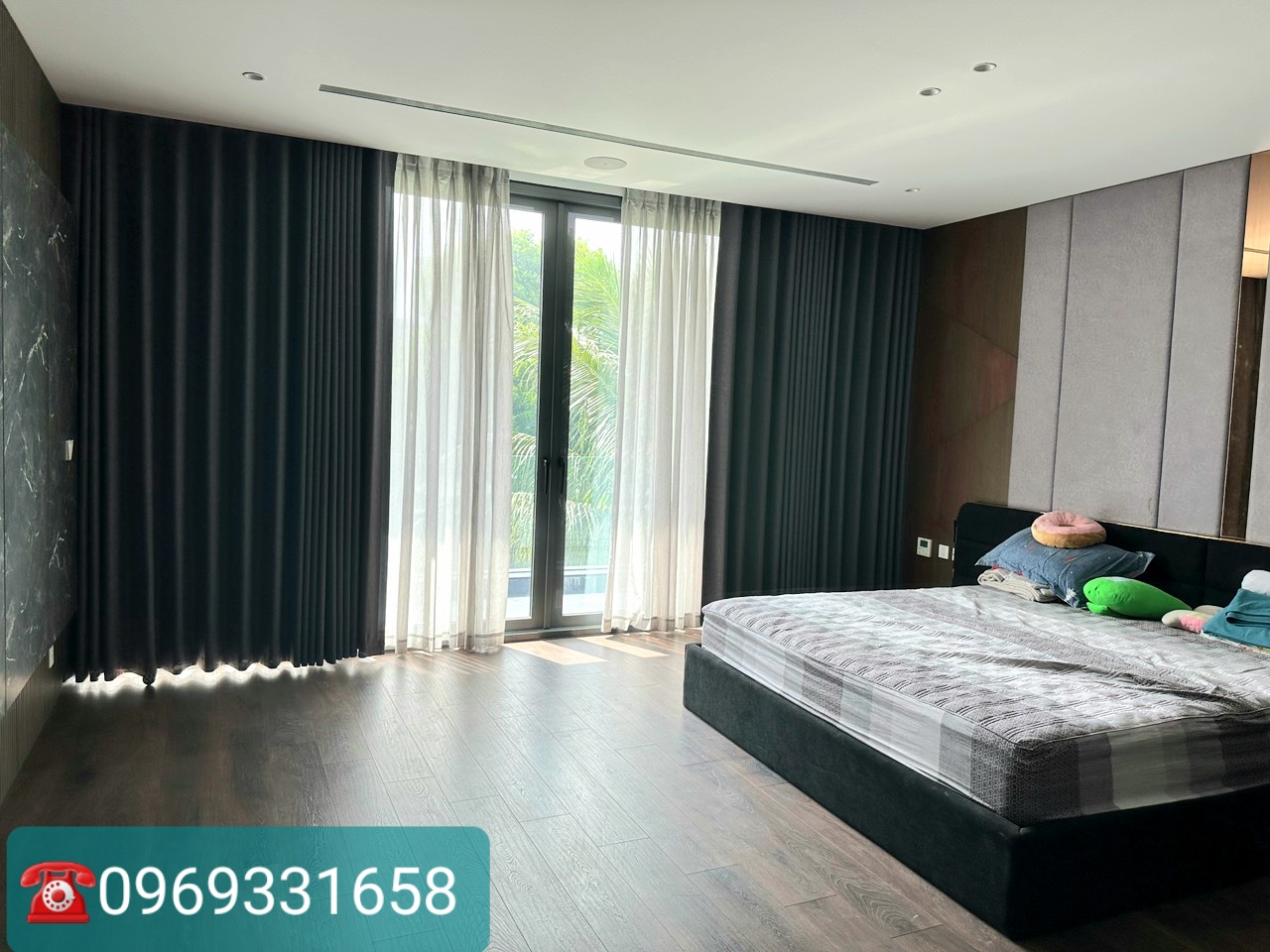 Chính chủ cần bán căn biệt thự có bể bơi và sân vườn rộng bên khu Biệt thự Đảo ecopark 4