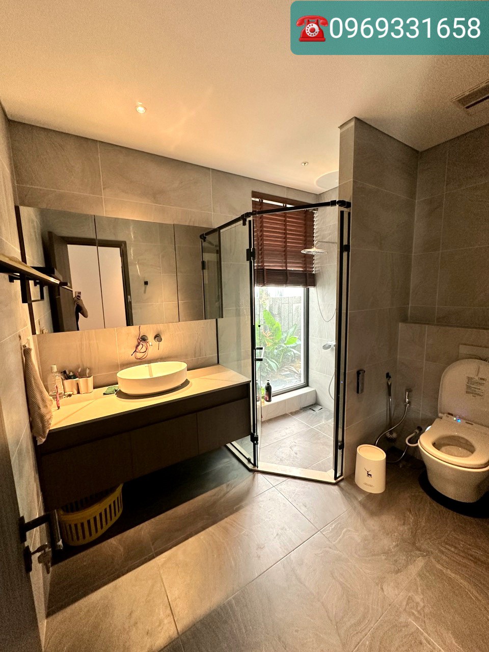 Chính chủ cần bán căn biệt thự có bể bơi và sân vườn rộng bên khu Biệt thự Đảo ecopark 8
