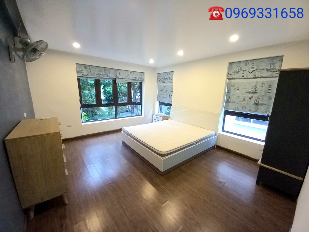 cho thuê căn biệt thự sân vườn 410m2, 5 phong ngủ, full nội thất cao cấp tại khu BT Mimosa, Ecopark 7