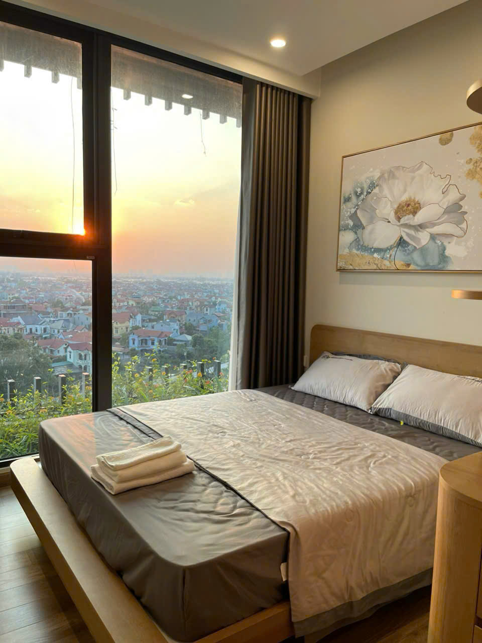 Cho thuê căn hộ 2 phòng ngủ,đầy đủ đồ đẹp bên tòa Onsen Ecopark 9