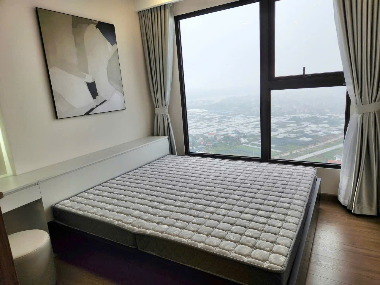 Cho thuê căn hộ 2 phòng ngủ,đầy đủ nội thất bên tòa Sky Oasis Ecopark 7