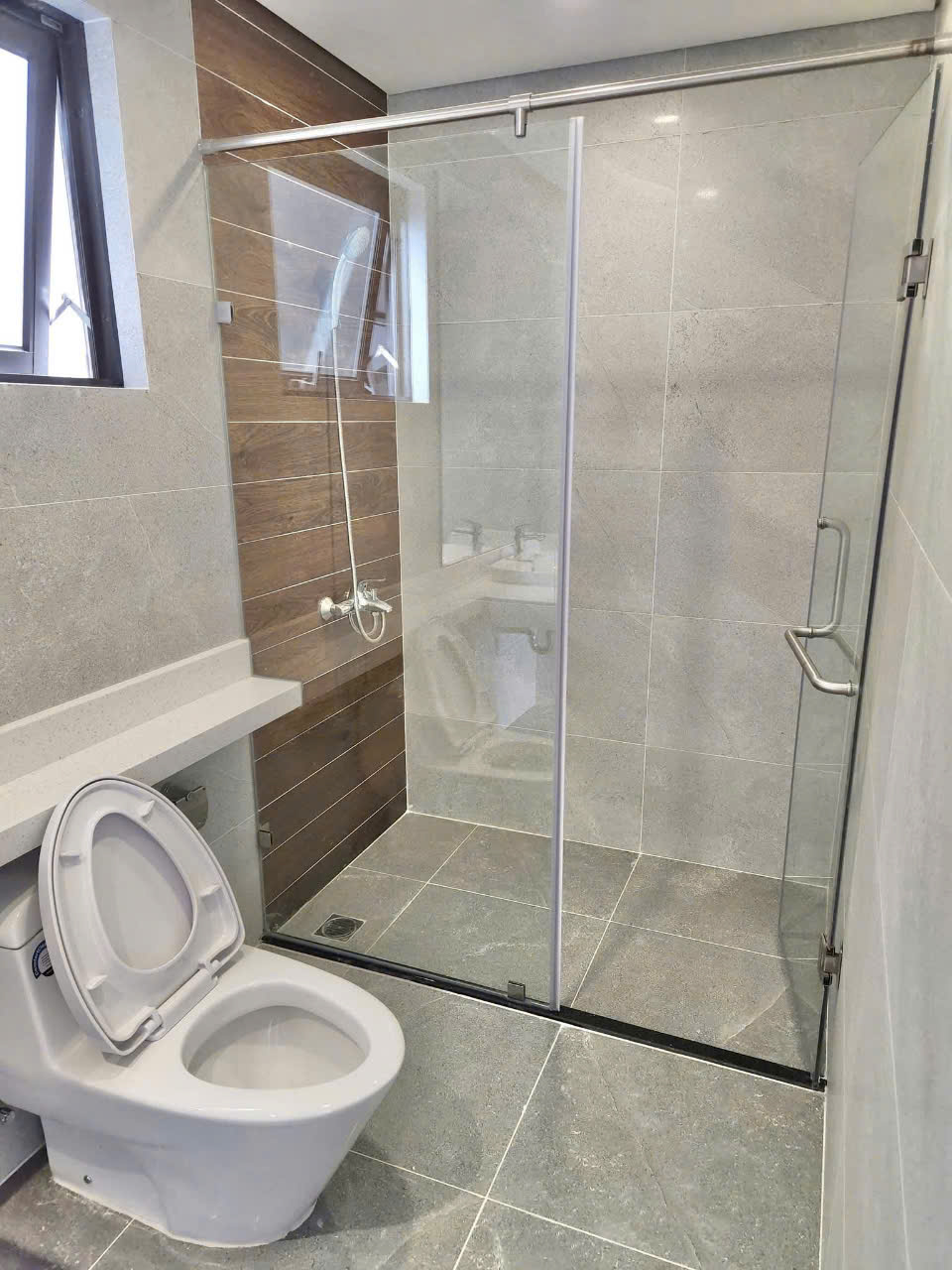 Cho thuê căn hộ 2 phòng ngủ,đầy đủ nội thất bên tòa Sky Oasis Ecopark 9