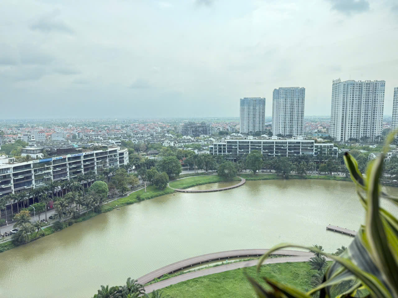 Cho thuê căn hộ 3 phòng ngủ, đủ đồ bên tòa Lake 1 Ecopark,hưng yên 10