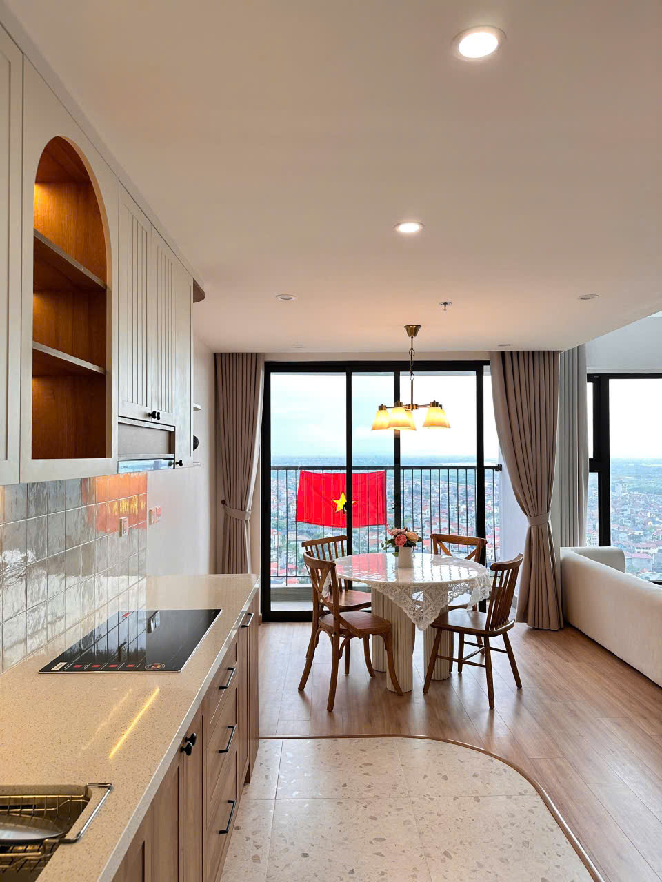 Cho thuê căn hộ Duplex ,3 phòng ngủ,đầy đủ đồ bên tòa landmark Ecopark 1