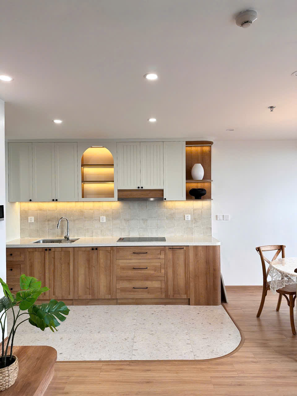 Cho thuê căn hộ Duplex ,3 phòng ngủ,đầy đủ đồ bên tòa landmark Ecopark 2