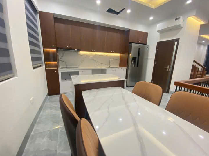 Cho thuê căn liền kề 60m2,hoàn thiện 5 tầng khu Thời Đại OCP3 3