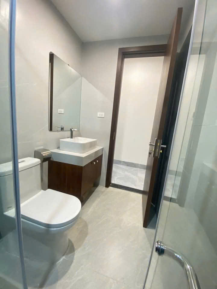 Cho thuê căn liền kề 60m2,hoàn thiện 5 tầng khu Thời Đại OCP3 8