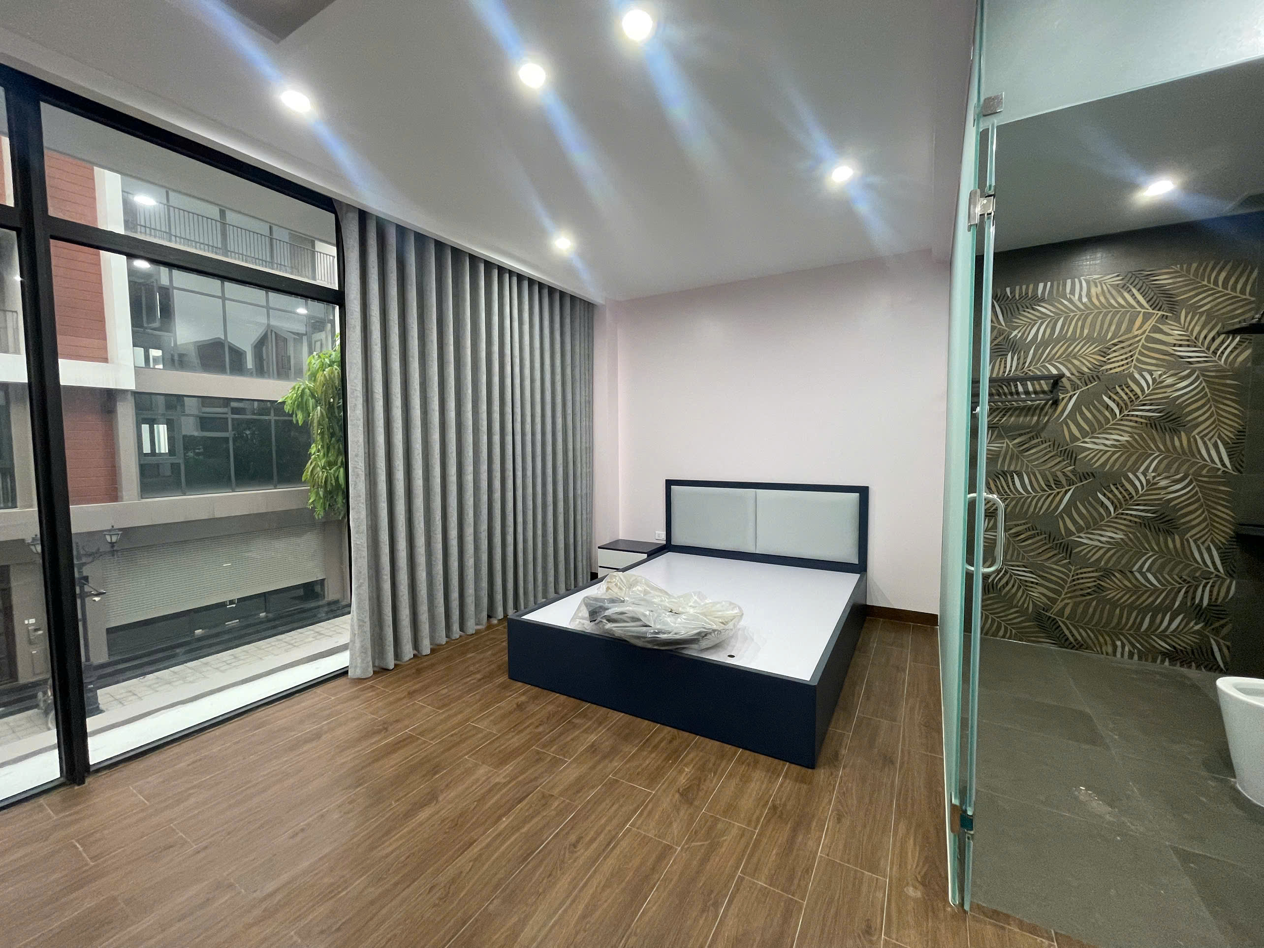 Cho thuê căn liền kề 78m2, 6 phòng ngủ,đủ đồ bên khu Vịnh Thiên Đường Vinhomes Ocean park 3 5