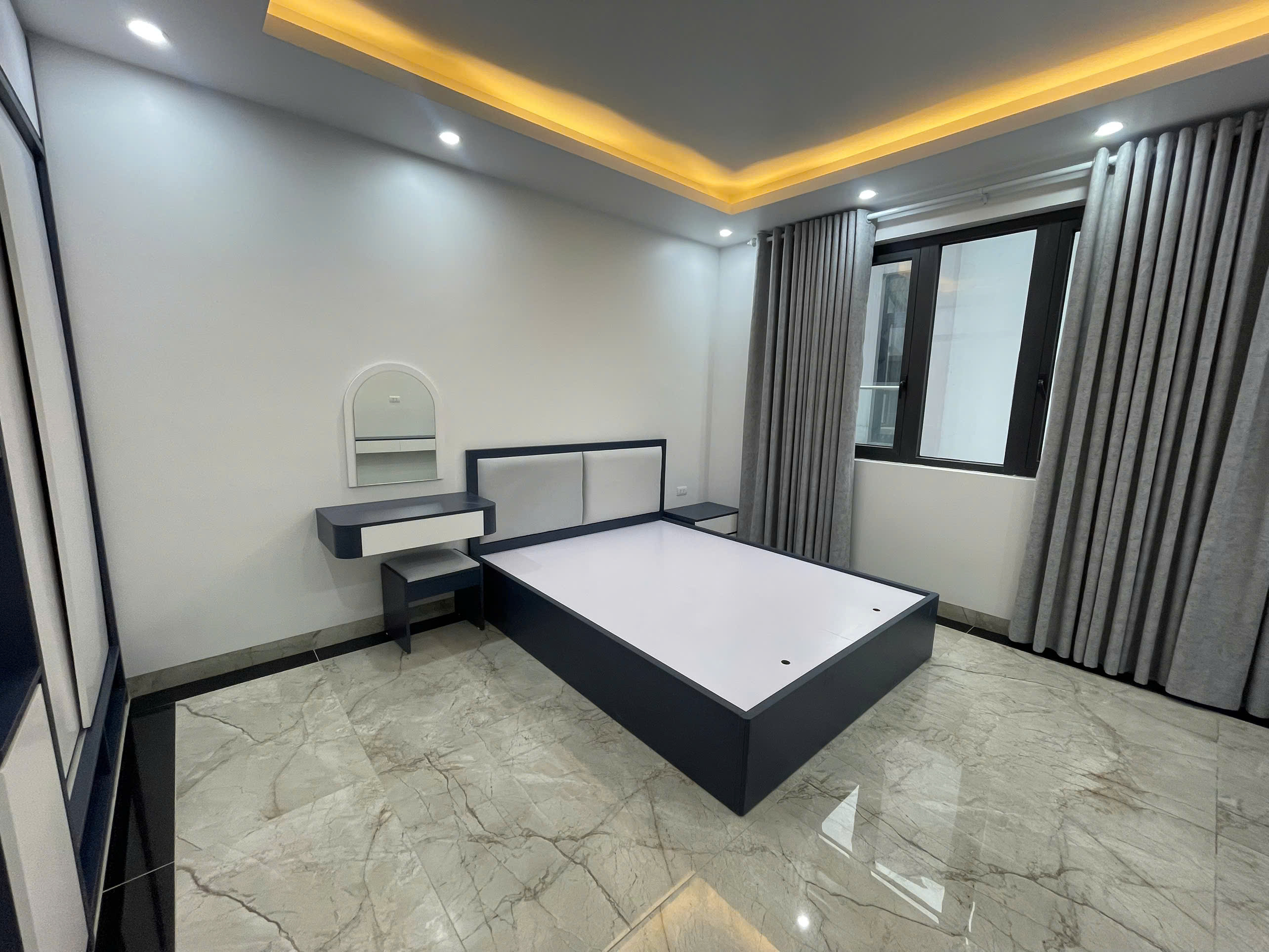 Cho thuê căn liền kề 78m2, 6 phòng ngủ,đủ đồ bên khu Vịnh Thiên Đường Vinhomes Ocean park 3 9