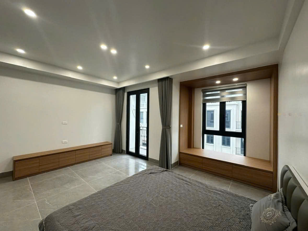 Cho thuê căn liền kề hoàn thiện 5 tầng bên Vinhomes ocean park 3 6