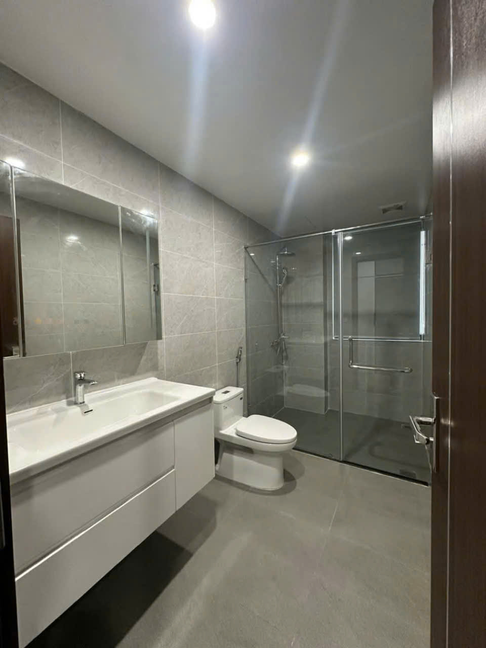Cho thuê căn liền kề hoàn thiện 5 tầng bên Vinhomes ocean park 3 8