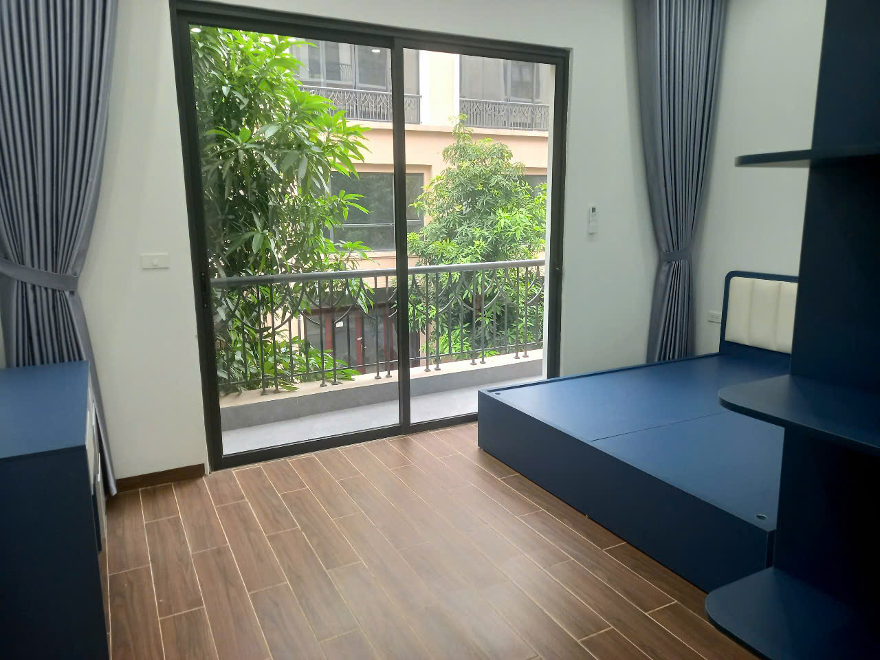 Cho thuê căn liền kề xẻ khe hoàn thiện 2 tầng bên khu Cọ Xanh vinhomes Ocean park 2 2
