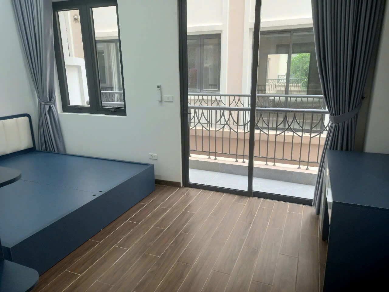 Cho thuê căn liền kề xẻ khe hoàn thiện 2 tầng bên khu Cọ Xanh vinhomes Ocean park 2 5