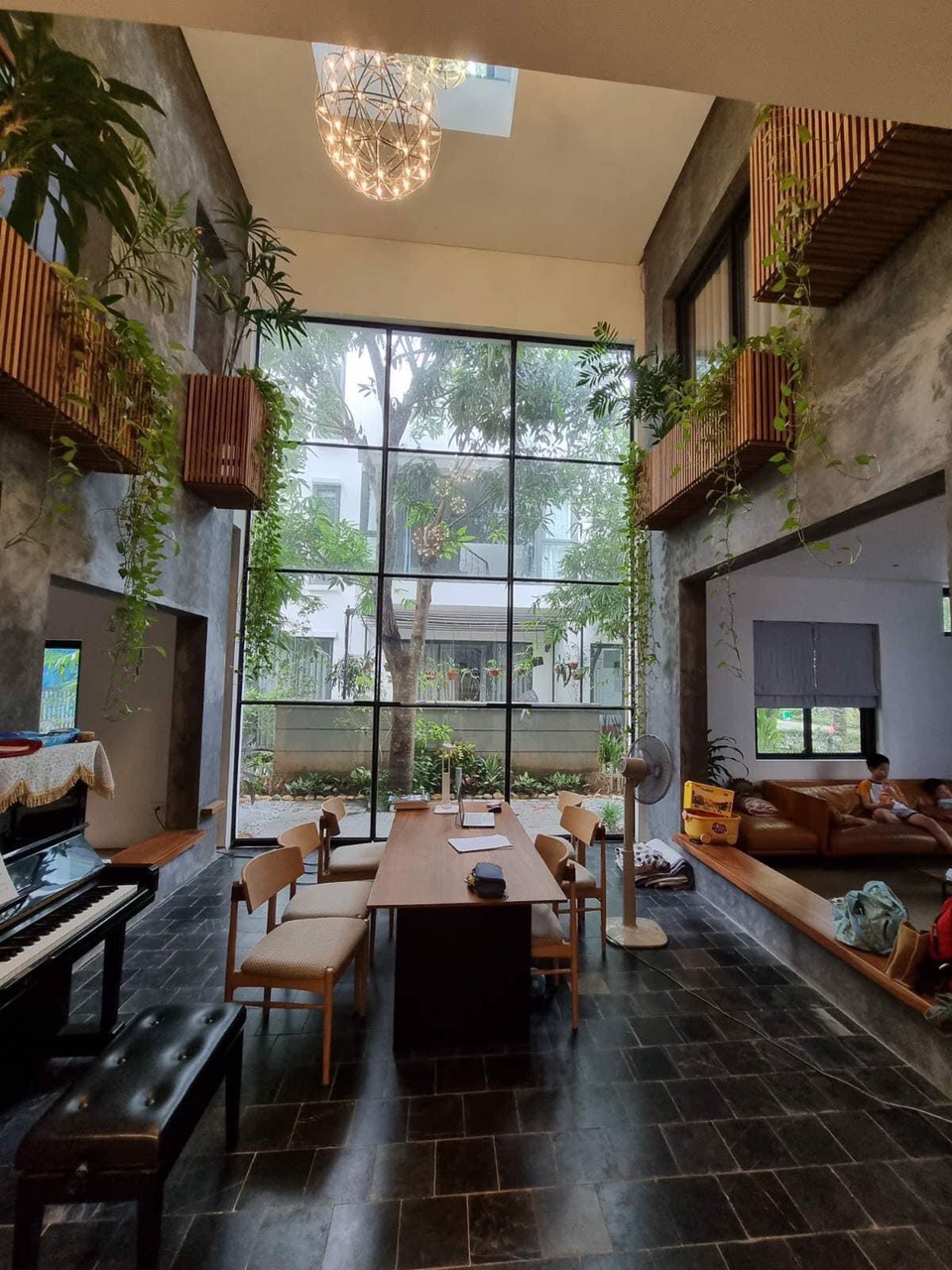 Cần thuê biệt thự song lập 200m2 full đồ nội thất Mimosa Ecopark Hưng Yên sân vườn rộng