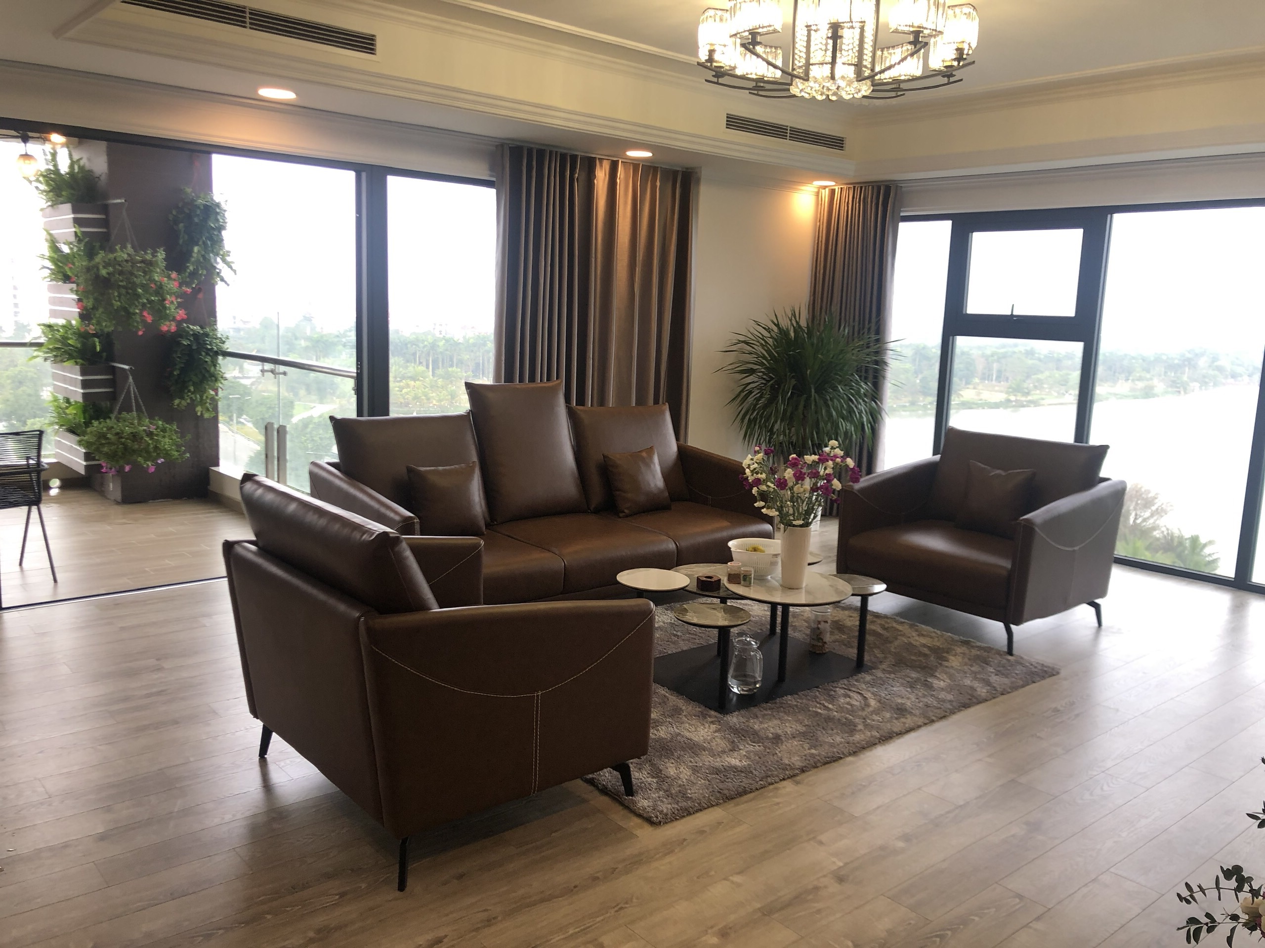 Cần thuê chung cư 3 phòng ngủ 150m2 view sân Golf tòa Aqua Bay Ecopark Văn Giang đầy đủ đồ