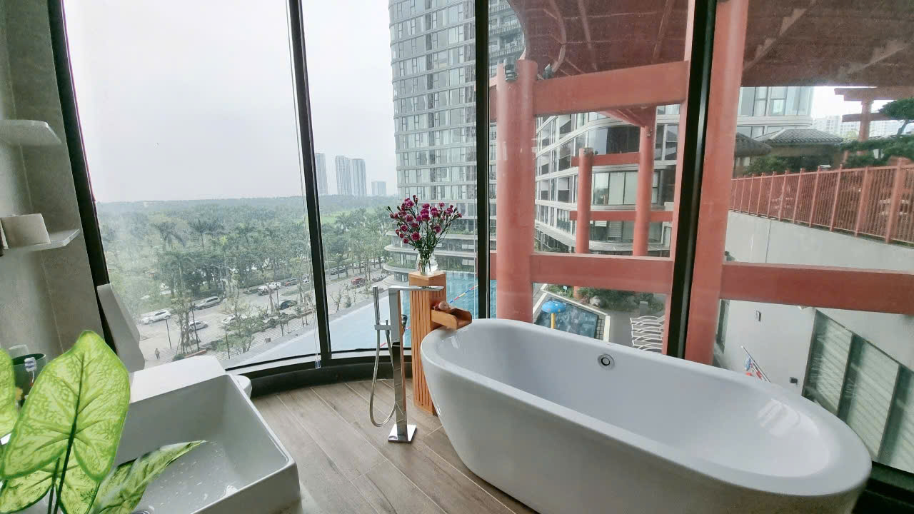 Căn hộ 97m2, 3 phòng ngủ, đủ đồ bên tòa L2 Landmark Ecopark cần cho thuê