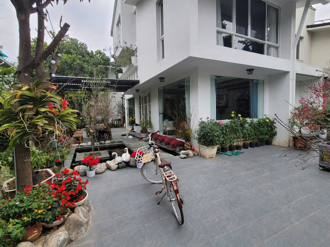 Chính chủ cần bán căn BTSL 200m2, đầy đủ đồ bên khu Vườn Tùng Ecopark