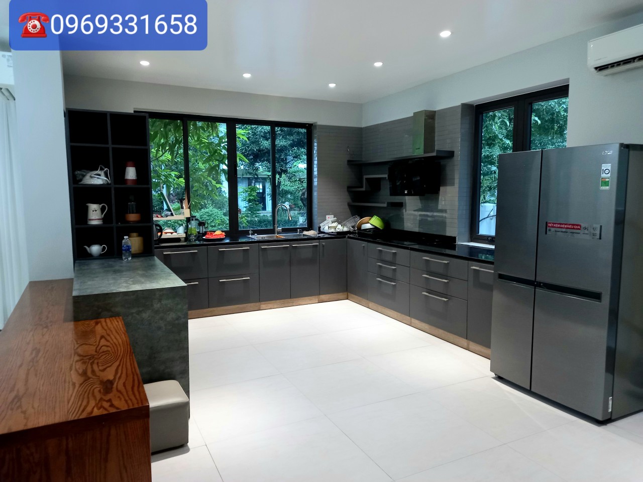 cho thuê căn biệt thự sân vườn 410m2, 5 phong ngủ, full nội thất cao cấp tại khu BT Mimosa, Ecopark
