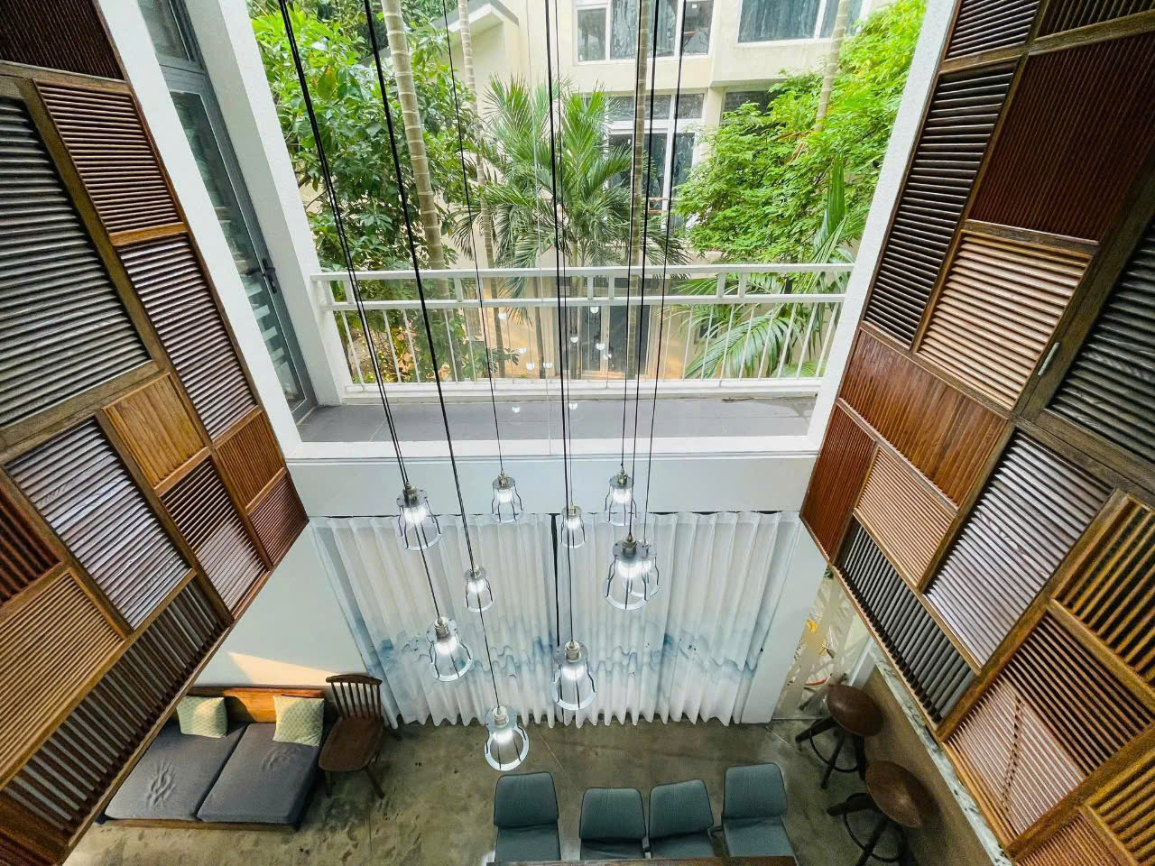 cho thuê căn Biệt Thự song lập 162m2 ,3 phòng ngủ,đủ đồ bên khu vườn mai Ecopark