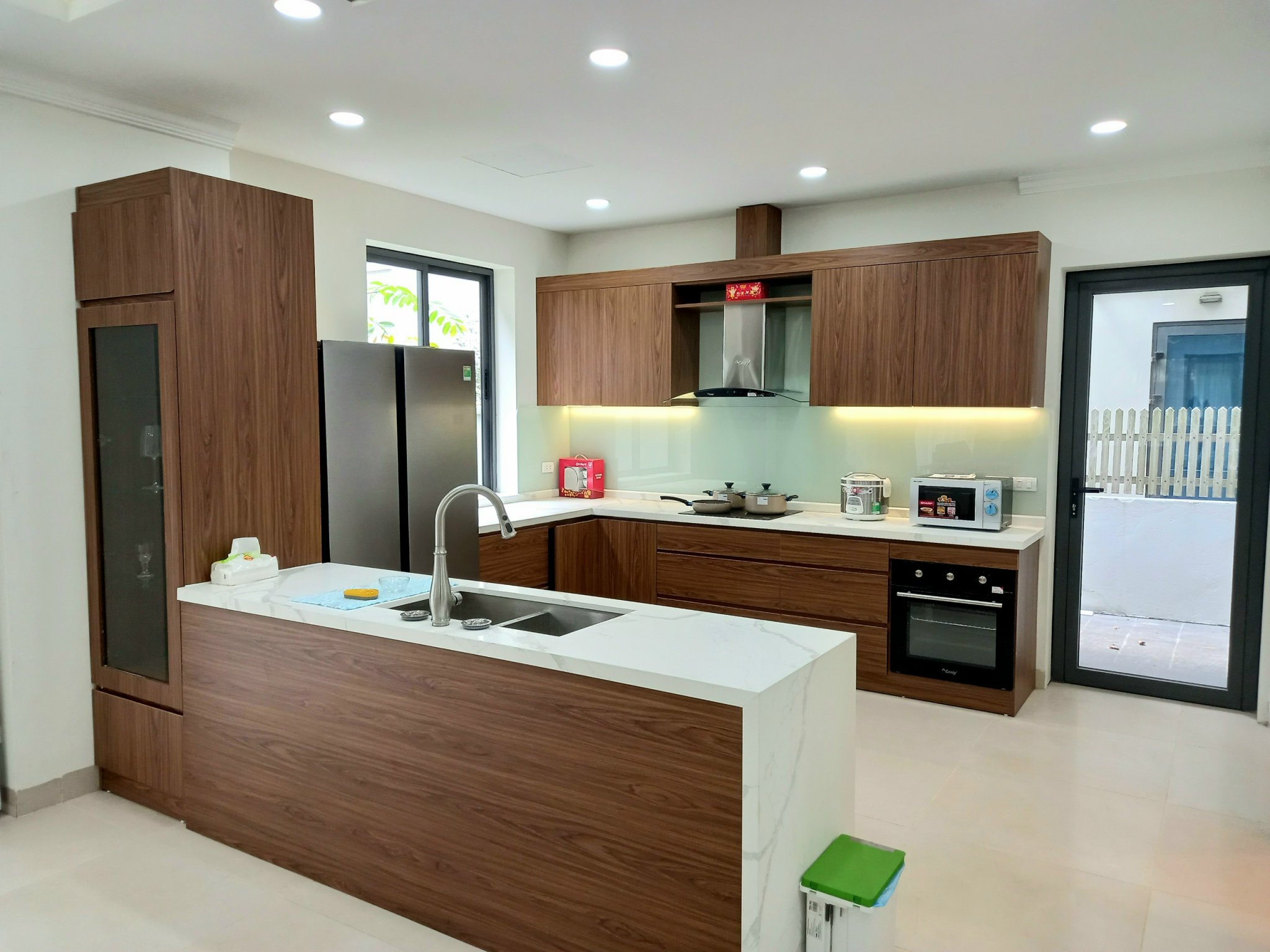 Cho thuê căn góc biệt thự song lập giá tốt, sân vườn rộng Park River 190m2 Ecopark - Chưa có đồ