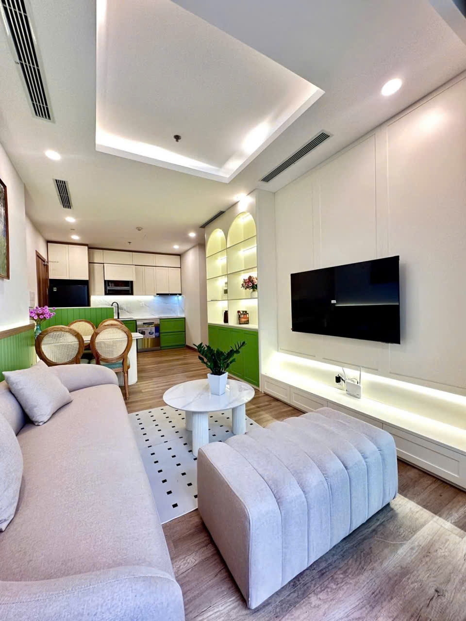 Cho thuê căn hộ 67m2, 2 phòng ngủ, full đồ bên tòa R3 Onsen Ecopark