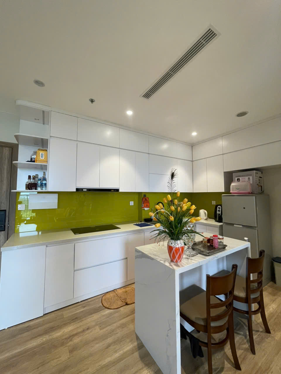 [CHO THUÊ] CĂN HỘ L1 THE LANDMARK – 2PN – TẦNG TRUNG – VIEW TRỰC DIỆN HỒ THIÊN NGA