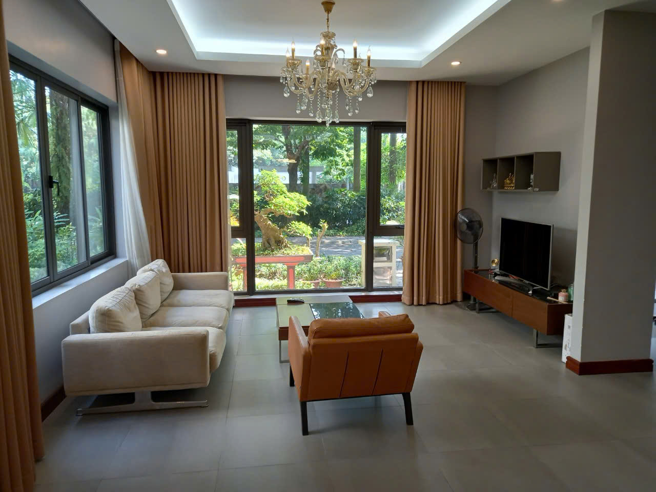 Nice villa with 5 bedrooms in Parkriver  ecopark