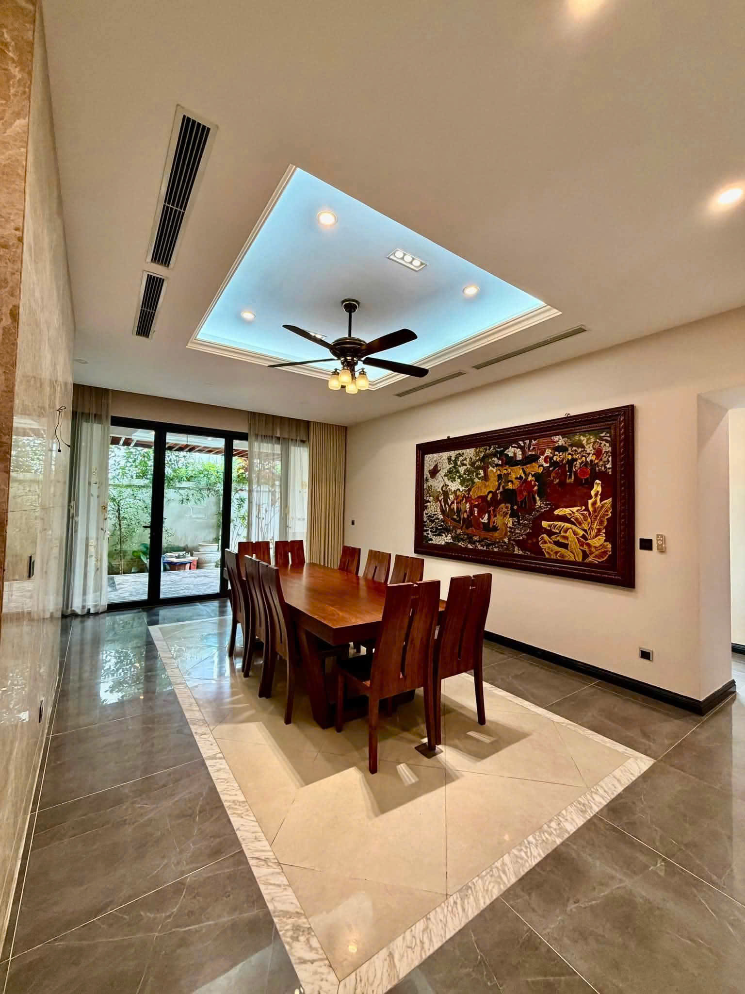 Cho Thuê Biệt Thự Đơn Lập Vườn Tùng Ecopark 400m2, Sân Vườn Rộng, 5PN, Full Nội Thất Đẳng Cấp