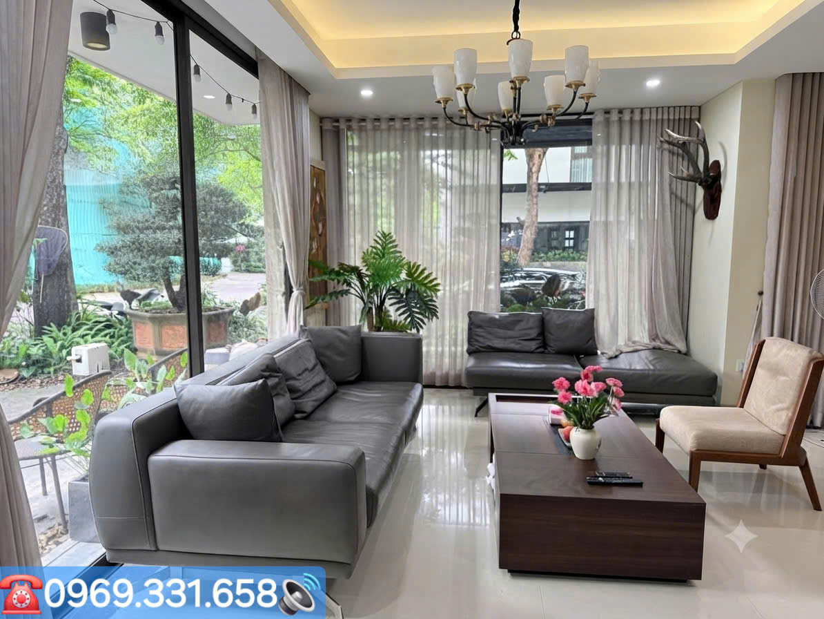 Cho Thuê Biệt Thự Song Lập Căn Góc Vườn Tùng Ecopark - 3 Phòng Ngủ, Full Nội Thất, Sân Vườn Rộng