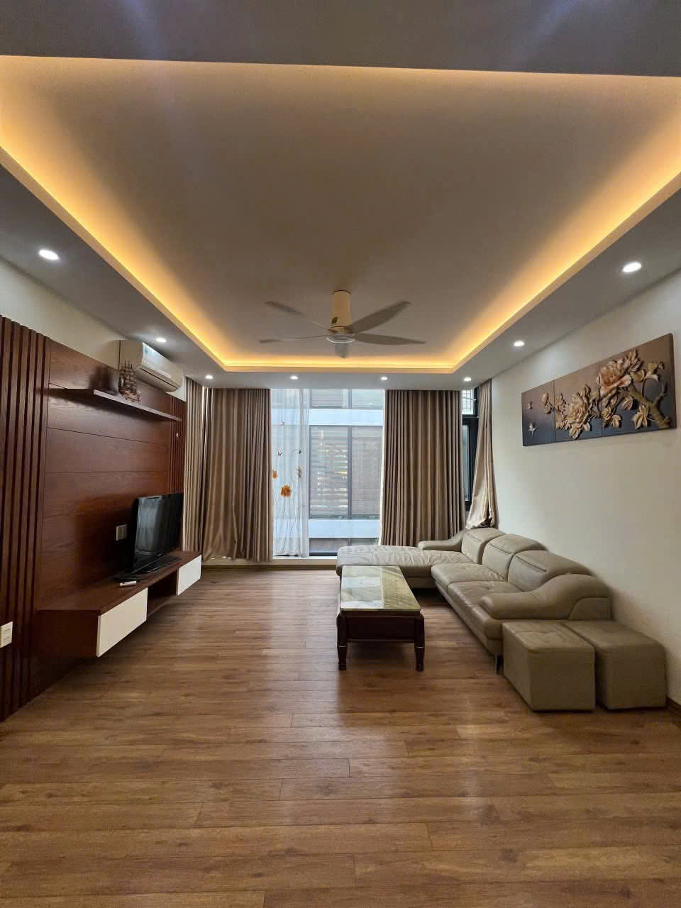 Cho Thuê Biệt Thự Song Lập Marina Ecopark: 189m², 4PN Full Đồ, Giá Tốt Nhất Thị Trường