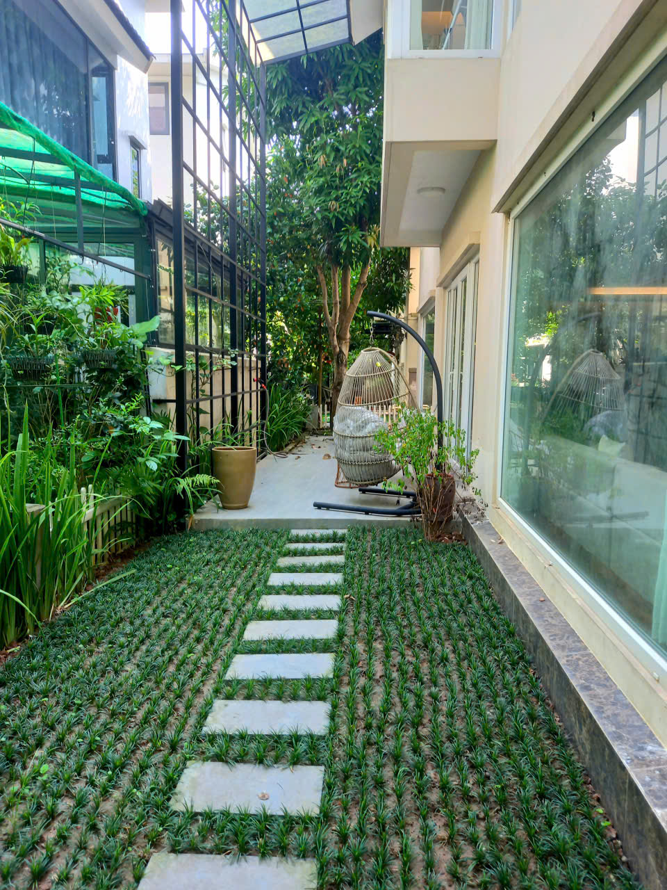 CHO THUÊ CĂN BIỆT THỰ SONG LẬP 4 PHÒNG NGỦ,ĐỦ ĐỒ BÊN ECOPARK